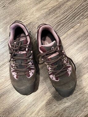 Women’s Merrill Outdoor Hiking Shoes - Brown & Pink